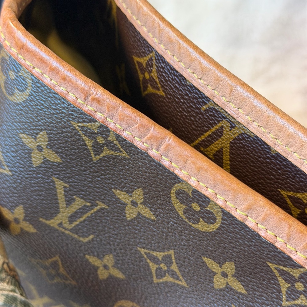 Louis Vuitton Artsy MM Classic Brown Monogram Shoulder Bag - Picture 7 of 16